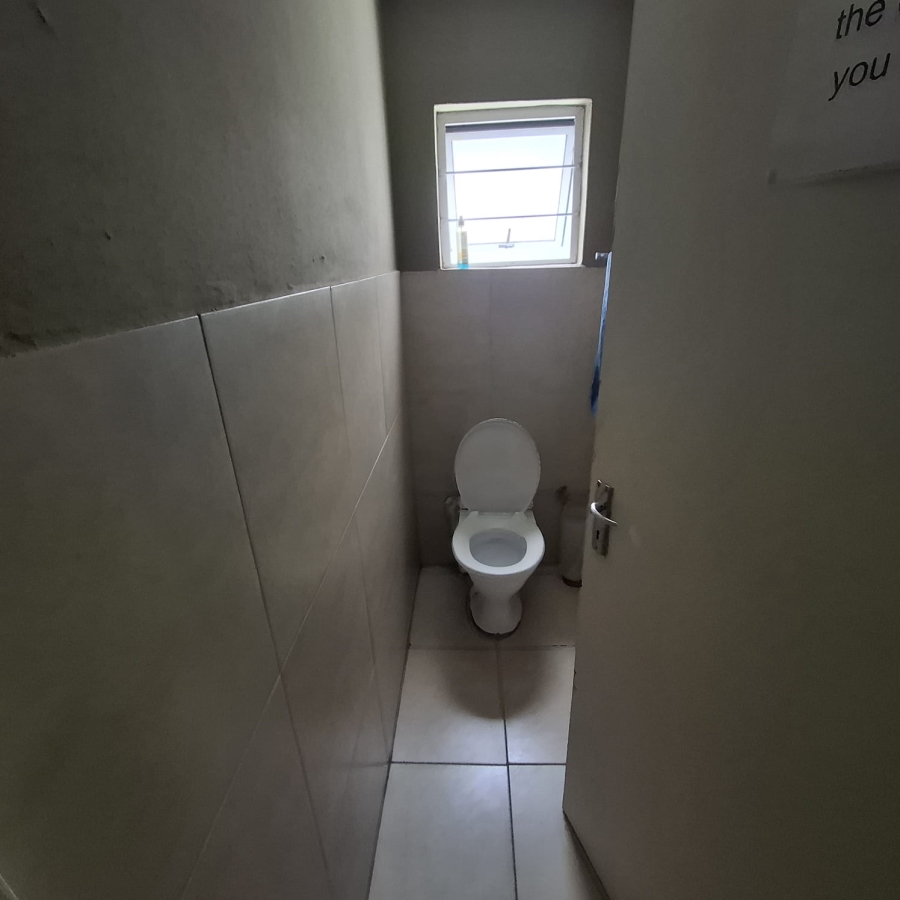 To Let commercial Property for Rent in Brackenfell Central Western Cape